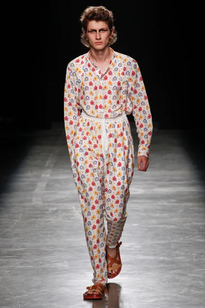 Look 4